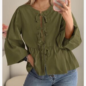 Green bow top - size XL. New with tags